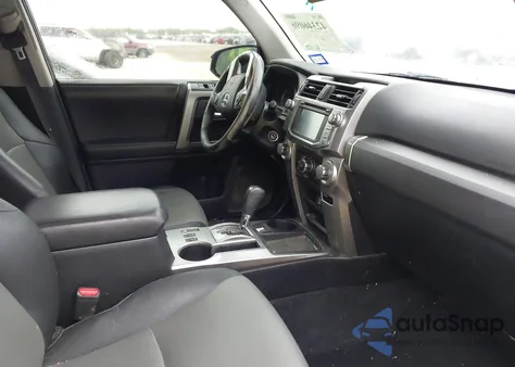 2016 Toyota 4Runner Sr5 z USA, uszkodzony, nr VIN JTEZU5JR9G5113119